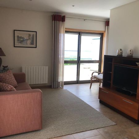 Beachfront Apartment With Sea View Azurara Esterno foto