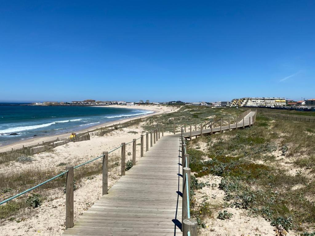 Beachfront Apartment With Sea View Azurara Esterno foto