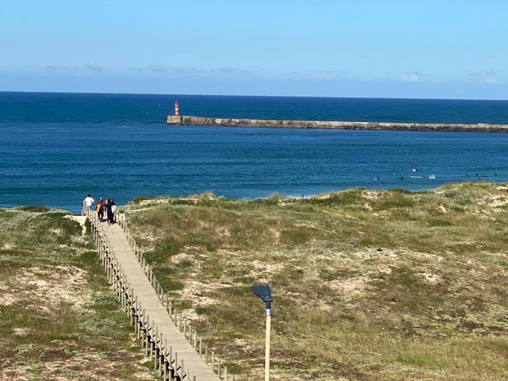 Beachfront Apartment With Sea View Azurara Esterno foto