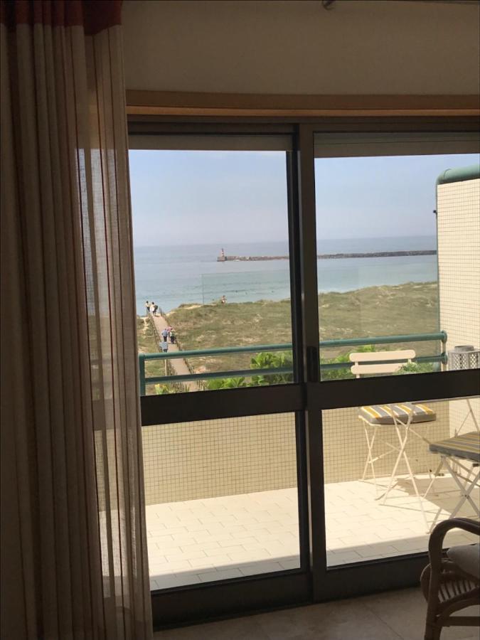Beachfront Apartment With Sea View Azurara Esterno foto